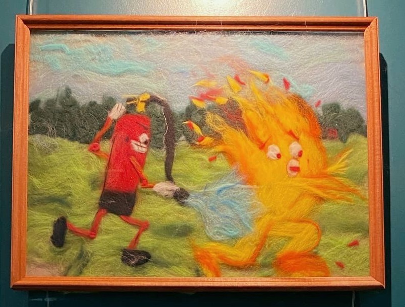 «Волшебная пряжа» - авторская выставка Маши Хворостяной в детской библиотеке